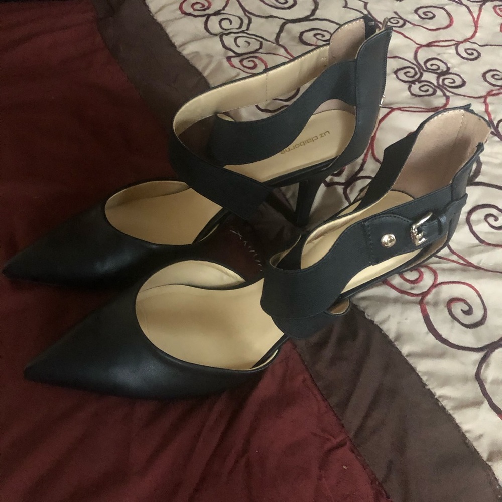 Liz Claiborne, black 3 inch heel dress shoe.